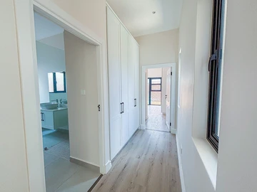 3 Bedroom Flat & Apartment