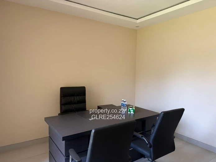 Modern Milton Park Office with Training Room, Pool & Borehole