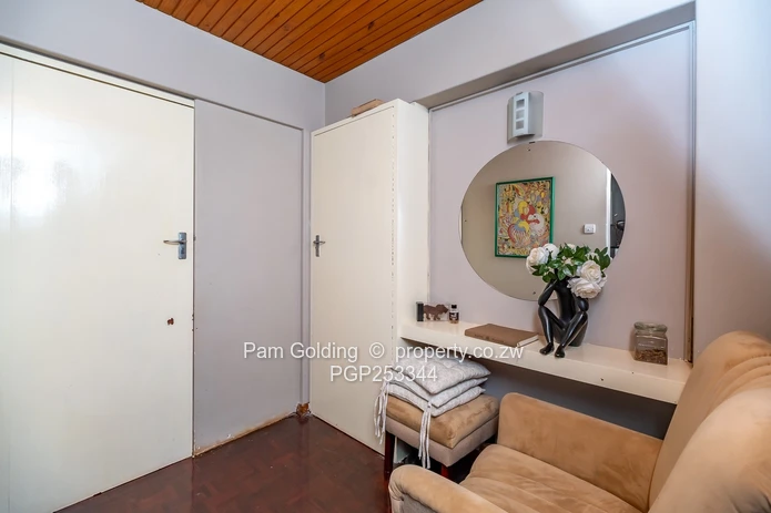 Charming 3 Bedroom Duplex Townhouse in Avondale  (Sole Mandate)