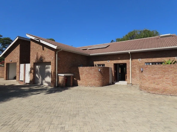 Neat as a pin- 3 Bedroom Townhouse for sale in Newlands!