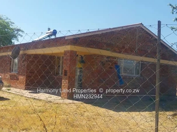 Mhondoro- Ngezi/Turf - 2 x 2 bedroomed semi-detached units for sale!!
