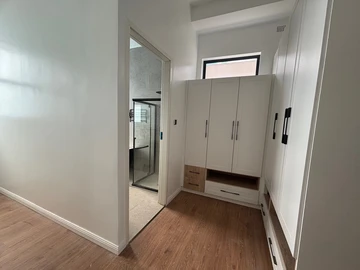 4 Bedroom Flat & Apartment