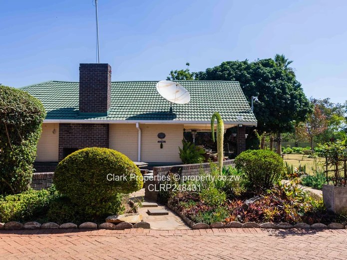 Exceptional Off-Grid Family Home in a Quiet Close! (Sole Mandate)