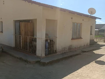 3-Bedroom Home on 1000sqm Stand – Walled, Gated & Ready for Title Deeds