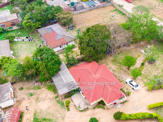 Reduced to Go! 3 Bed House For Sale In Queensdale (Sole Mandate)