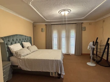 6 Bedroom House