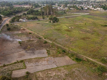 Commercial & Industrial Land