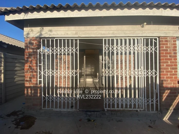 Stunning 3-Bedroom House for Sale in Stoneridge Park