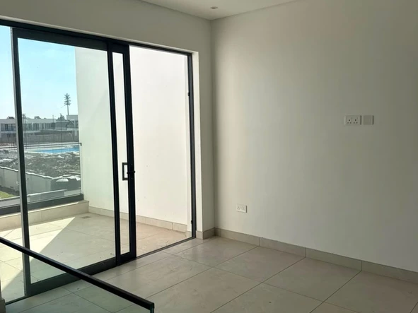 4 Bedroom Flat & Apartment