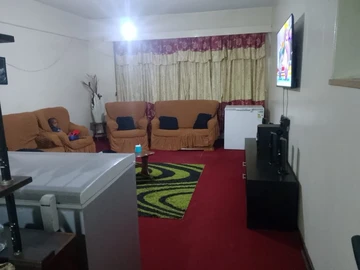 2 Bedroom Flat & Apartment