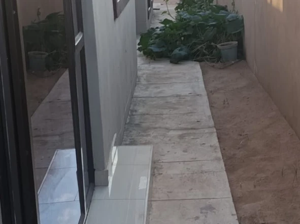 2 Bedroom Flat & Apartment