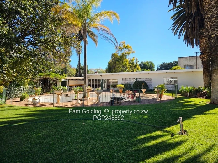 Timeless Family Home With Pool And Cottage.