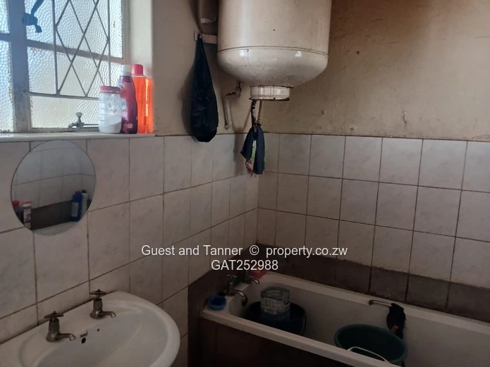 2-Bedroom Flat for Sale in Avenues