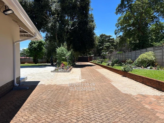 6-Bed Greystone Park Home - Pool, Borehole & Modern Baths