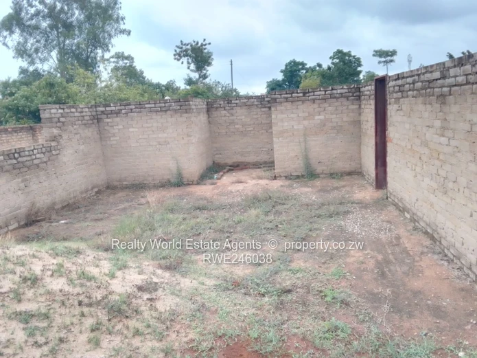 Incomplete 8-Bedroom House for Sale – Norton Knowe