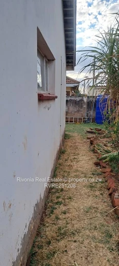 Bloomingdale 4-Bed House — Fitted Kitchen, Yard & Verandah
