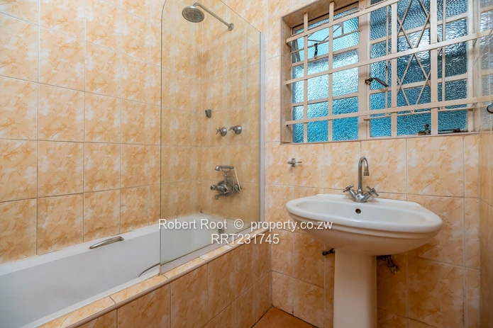 Prime office space along Ascot Road Avondale West!