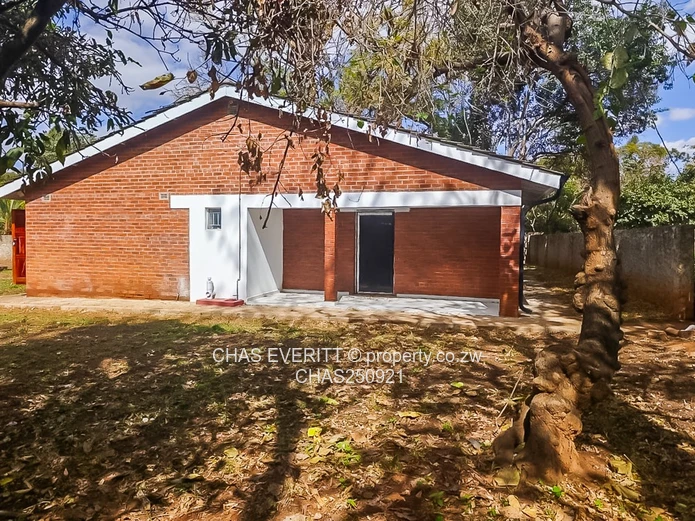 Three Bedroomed Cottage In Meyrick Park 
