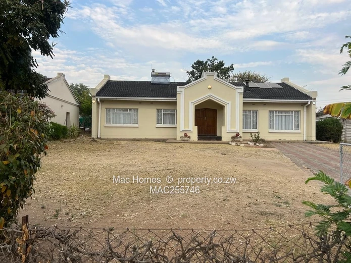 3-Bedroom Villa For Sale – Coronation Avenue
