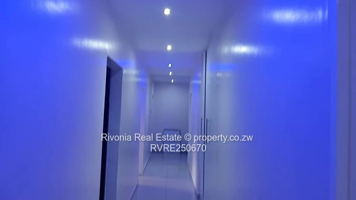 Hatfield 5-Bed Home on 1870m² — Borehole & Garage