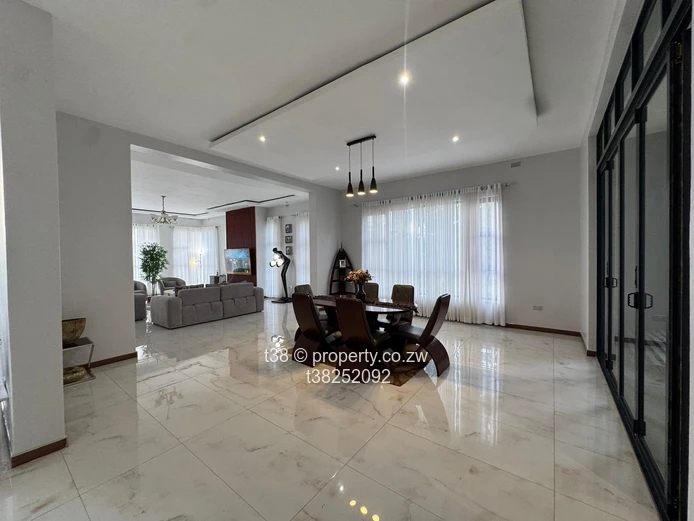 Luxury 5-Bed Umwinsidale: Pool, Terrace, Walk-in Closet & Borehole