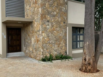 3 Bedroom Flat & Apartment