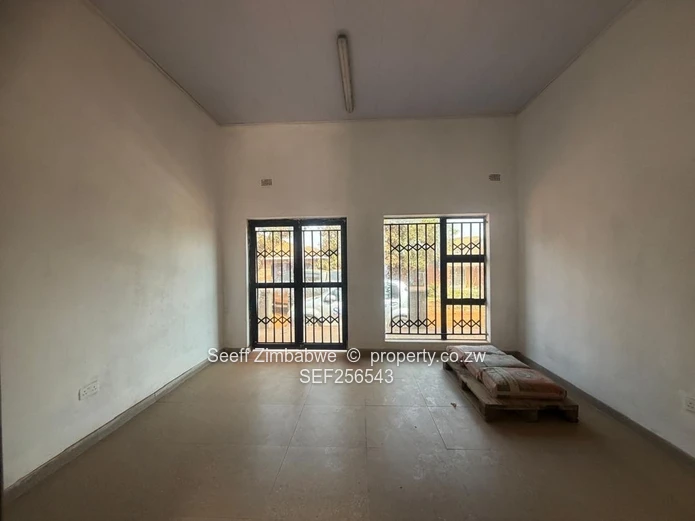 Commercial Shops for rent in Hatcliffe