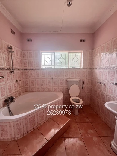 Waterfalls Uplands Mainhouse to Let