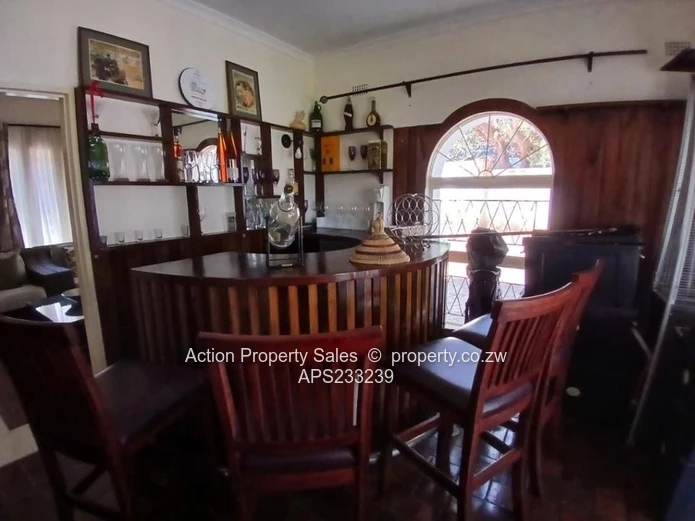 Family Home In Greystone Park! 