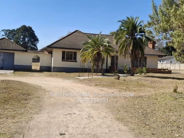 3-Bed Greendale Home on 4,000m² with Borehole & Tank