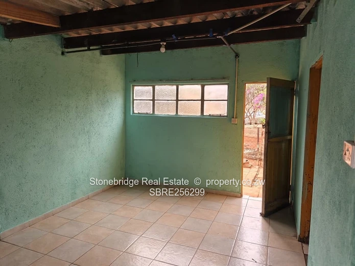 1 Big Room in Queenspark To Rent