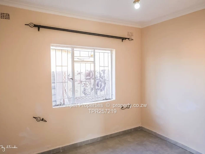 5-Bed Walled Home in Marondera — Tiled, Bright Interiors