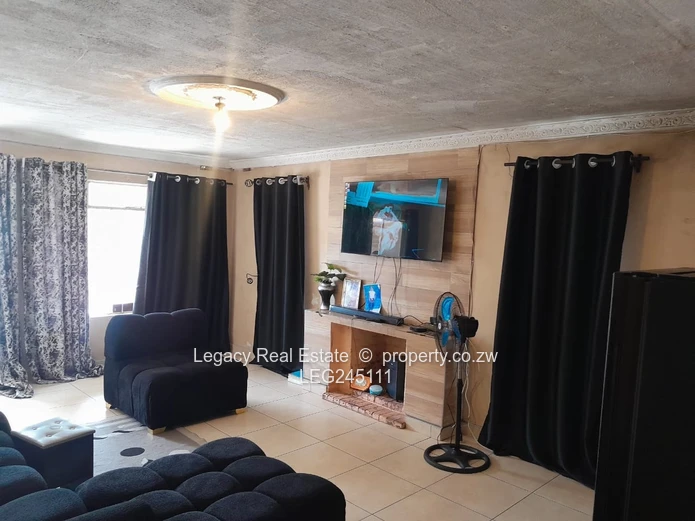 Well-Located Home Close To Aquatic Complex