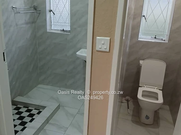 Conveniently Located Semi-detached 3 Beds Home For Rent
