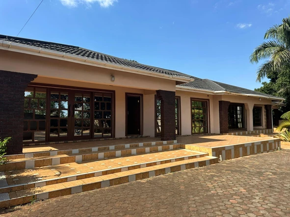 6 Bedroom House