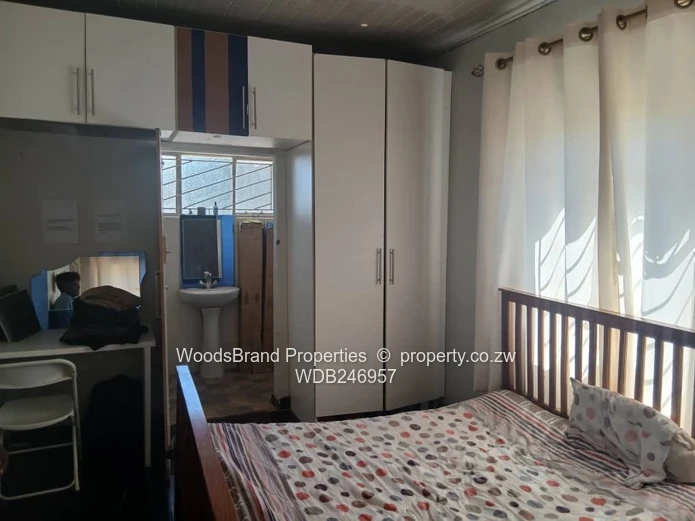 4-Bed Garden Flat in Marlborough — Borehole 
