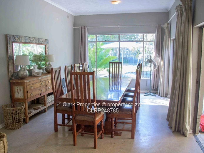 Wonderful Family Home Plus Spacious Cottage (Sole Mandate)