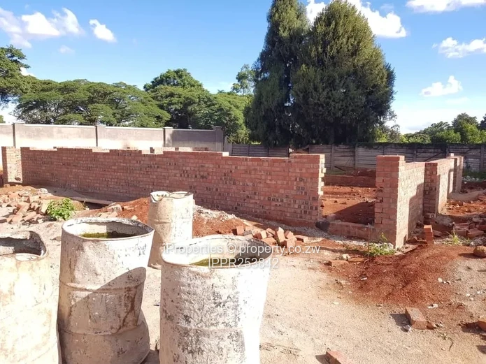 Lovely Townhouses in Courtyard Place, Helensvale, Harare North: