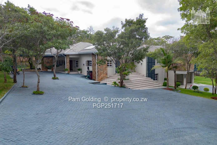 Well Designed Home On Folyjon Crescent!