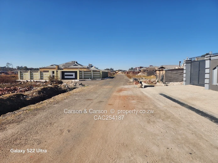 Serviced 1000m2 Stand on Tarred Main Road, Waterfalls
