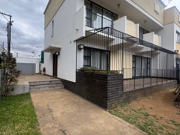 3 Bedroom Flat & Apartment