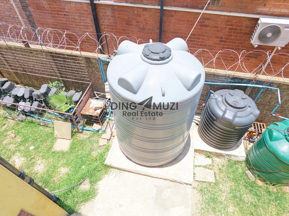 2 Bedroom Flat & Apartment