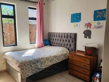 3 Bedroom Flat & Apartment