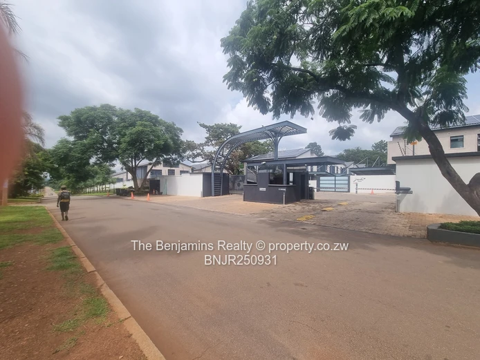 Townhouse In Avondale In A Secure Complex
