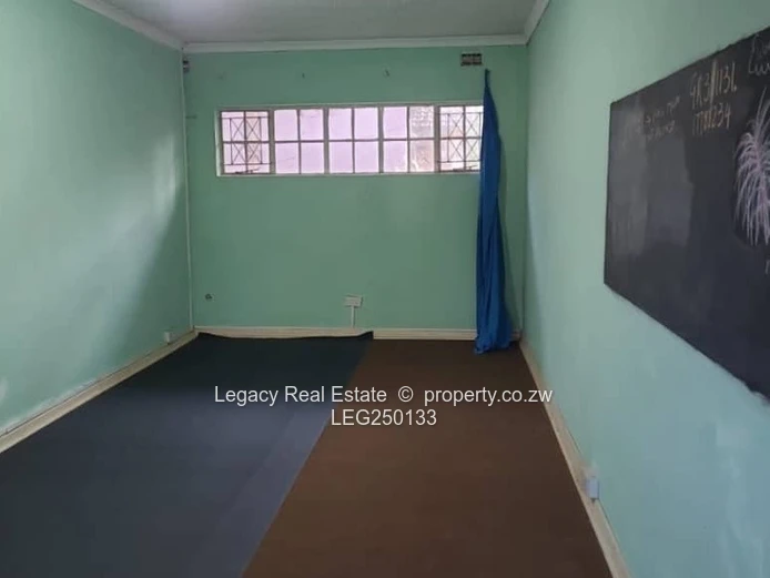 Milton Park: 20m² Office — Borehole & Shaded Parking