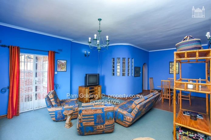 Charming Duplex Glen Lorne Apartment!!!