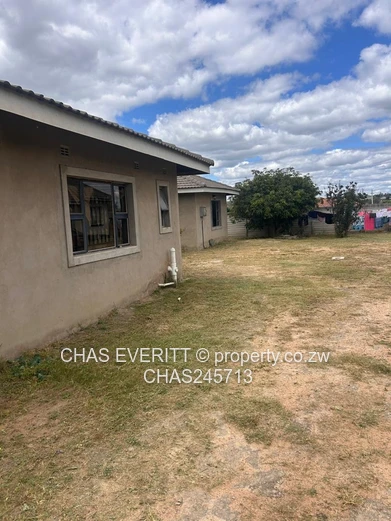 5 Bedroom House for Sale in Zimre Park.