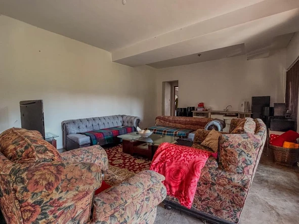 6 Bedroom House
