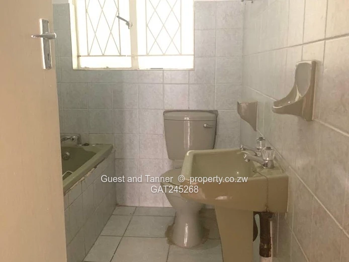  6-Bedroom House For Sale In Old Marlborough