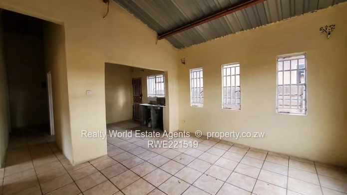Spacious 3-Bedroom House for Sale in Dzivarasekwa Extension (Sole Mandate)
